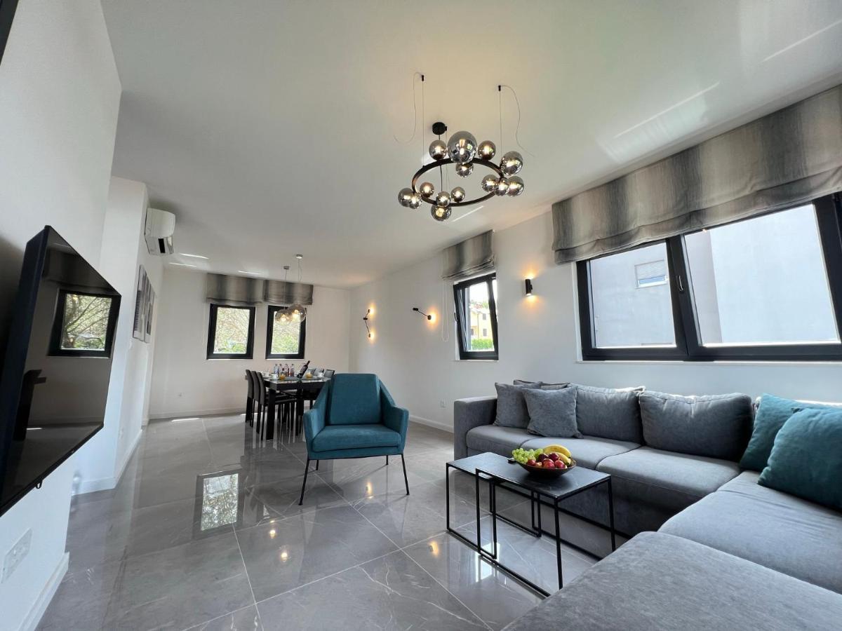 Beachfront House Olbia With Private Parking Trogir Exterior foto